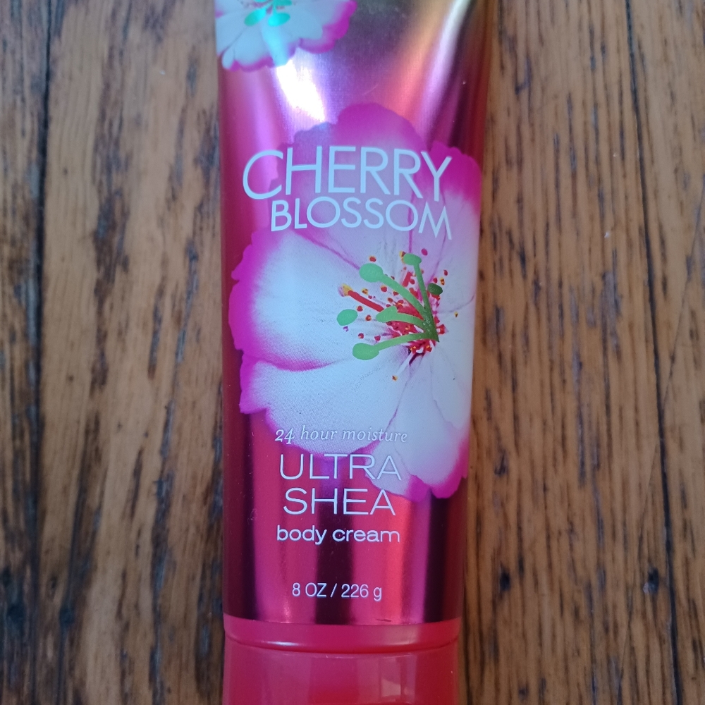 BATH AND BODY WORKS